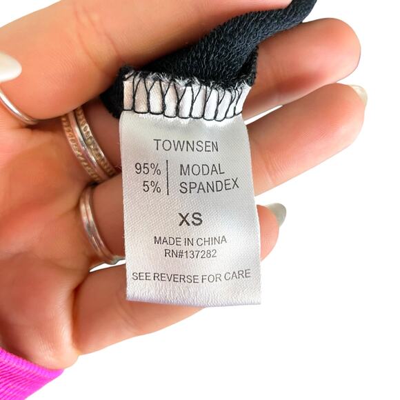 Townsen NWT Black Cream Colorblock Long Sleeve Soft Knit Elastic Hem Top - Picture 10 of 11